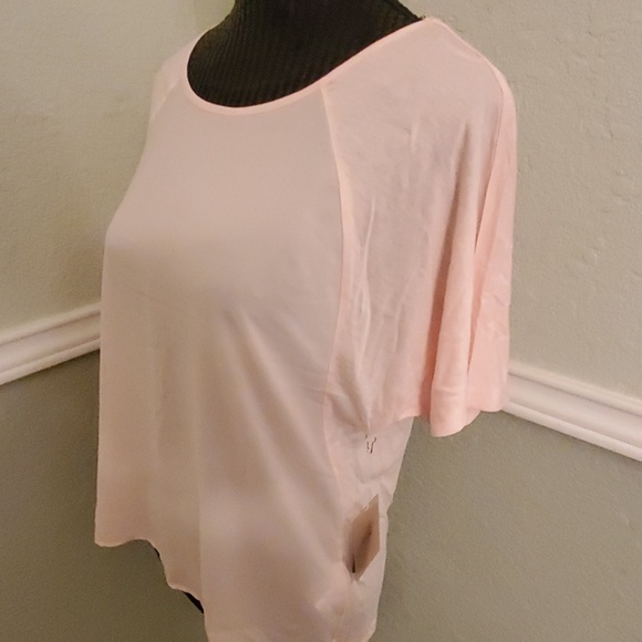 NWT FOREVER 21 Contemporary mixed media top - Picture 2 of 5